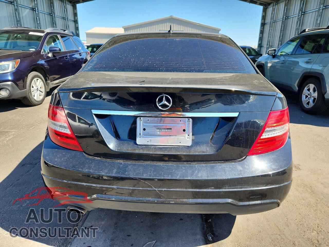 MERCEDES-BENZ C-CLASS 2014 - WDDGF4HB4EA921025