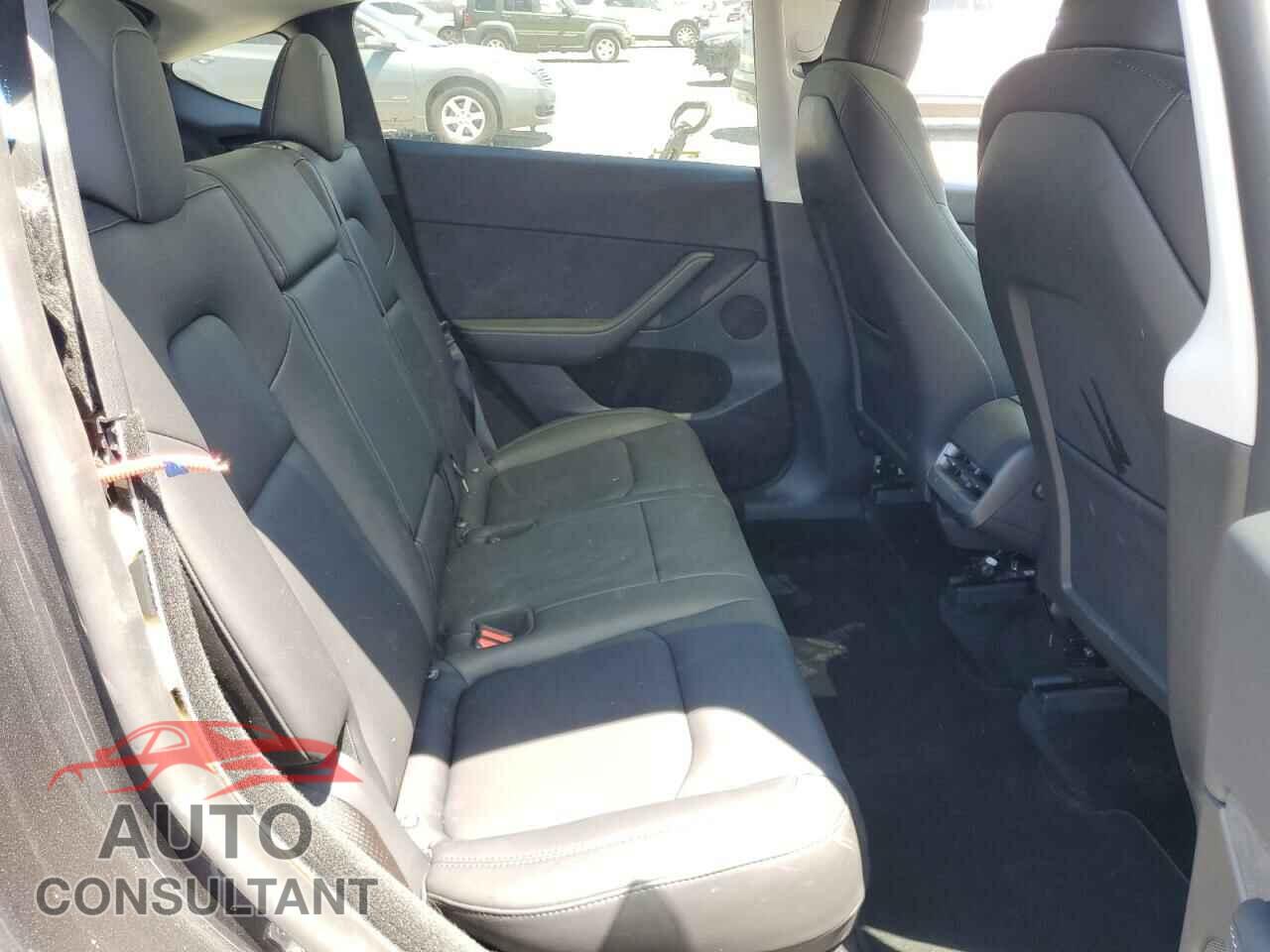 TESLA MODEL Y 2024 - 7SAYGDEEXRF058614
