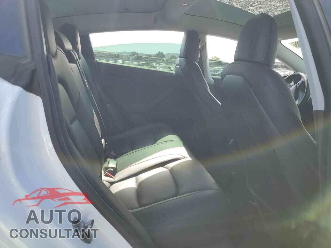 TESLA MODEL 3 2019 - 5YJ3E1EA3KF483543