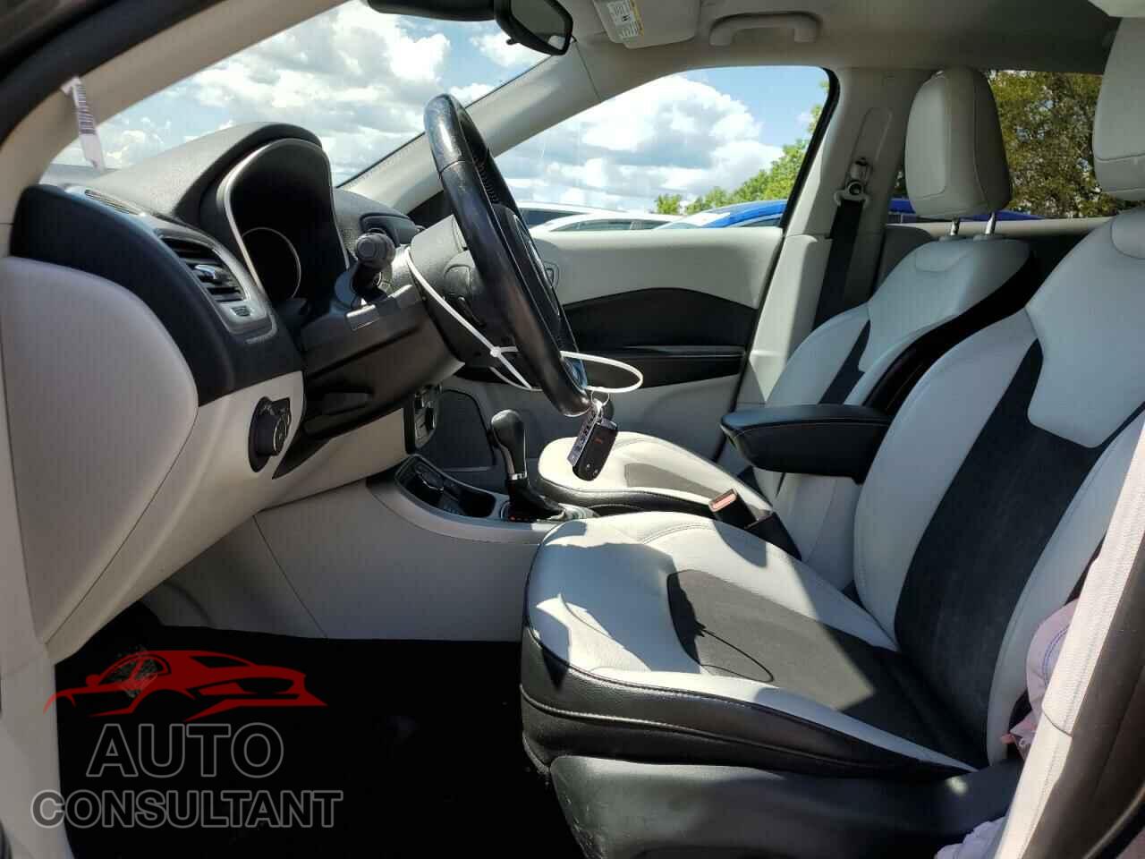 JEEP COMPASS 2020 - 3C4NJDBB0LT117349