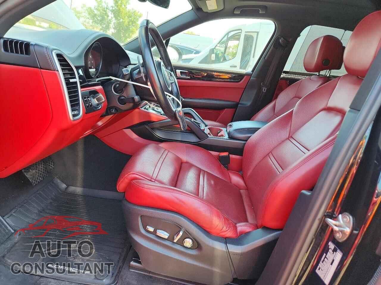 PORSCHE CAYENNE 2020 - WP1AA2AY6LDA05233