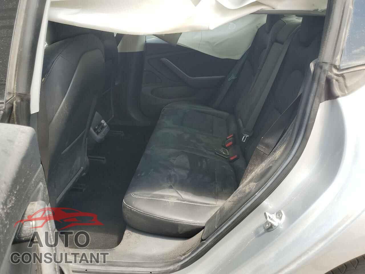 TESLA MODEL 3 2018 - 5YJ3E1EA1JF005281