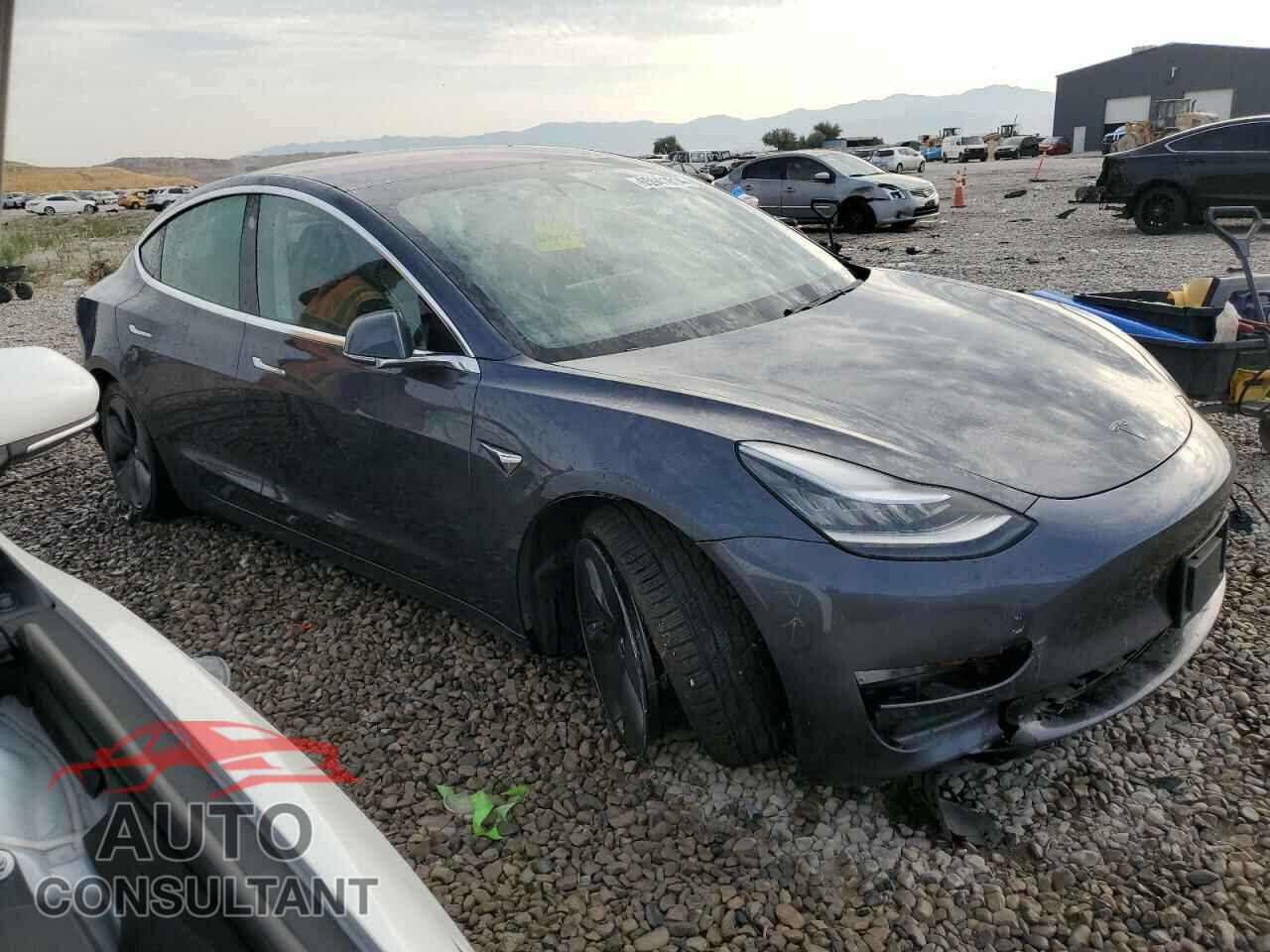 TESLA MODEL 3 2018 - 5YJ3E1EB4JF144779