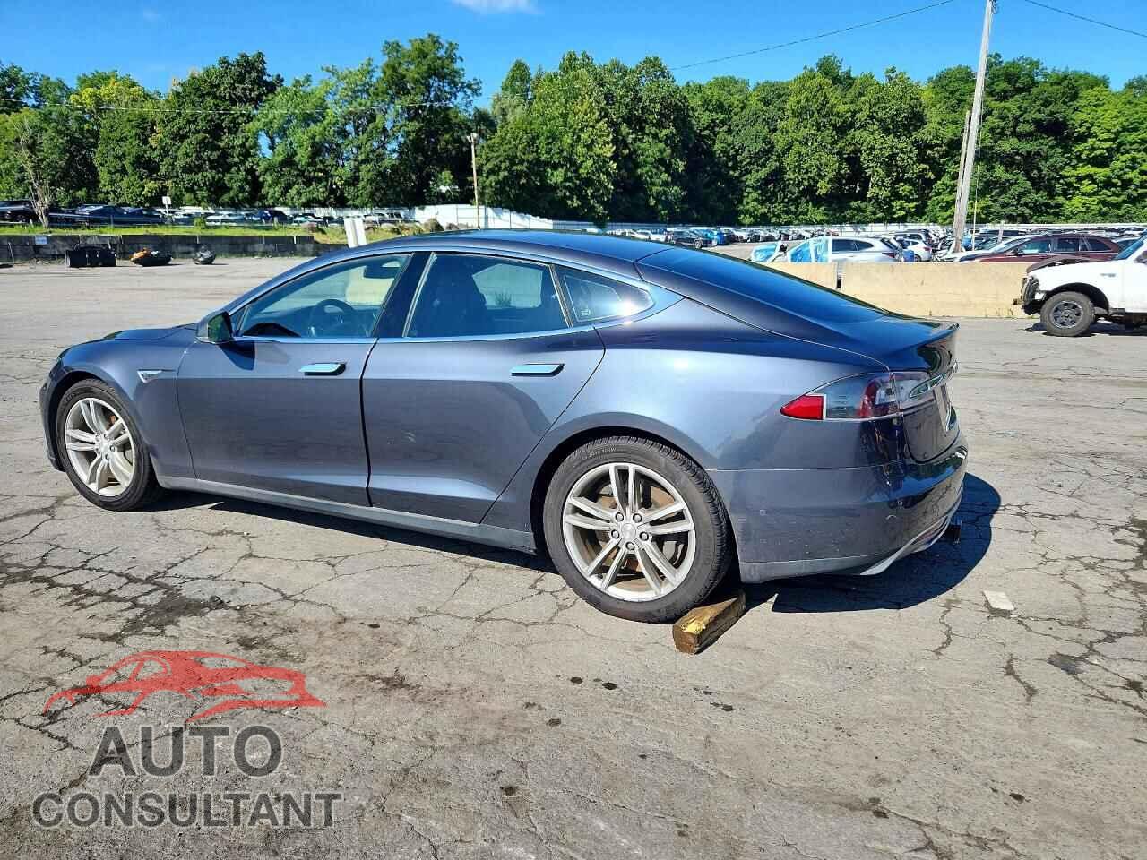 TESLA MODEL S 2015 - 5YJSA1E14FF110508