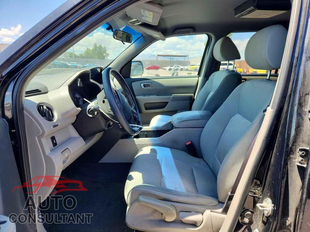 HONDA PILOT 2015 - 5FNYF3H20FB020655
