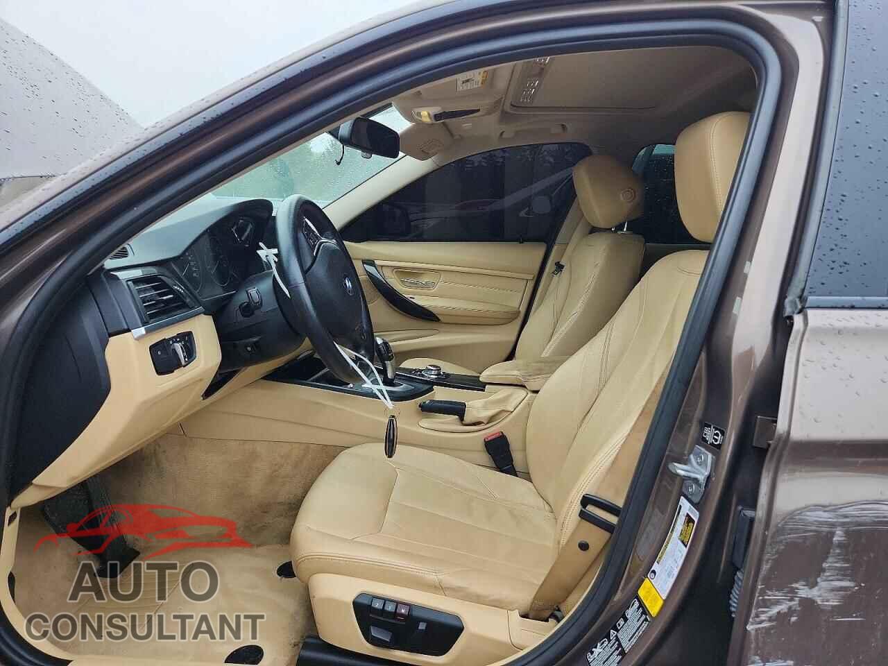 BMW 3 SERIES 2013 - WBA3B3C55DJ977132