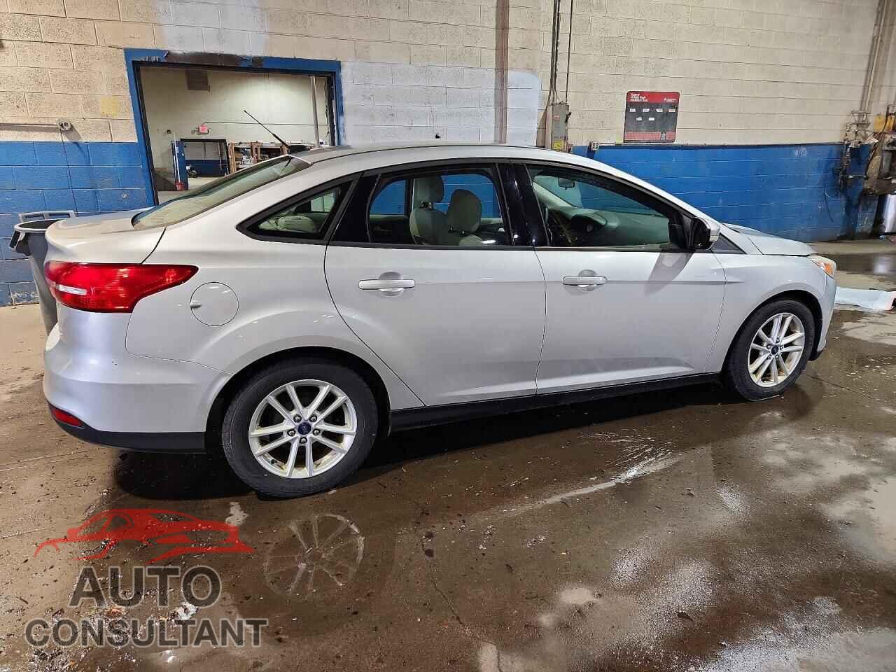 FORD FOCUS 2015 - 1FADP3F2XFL205104