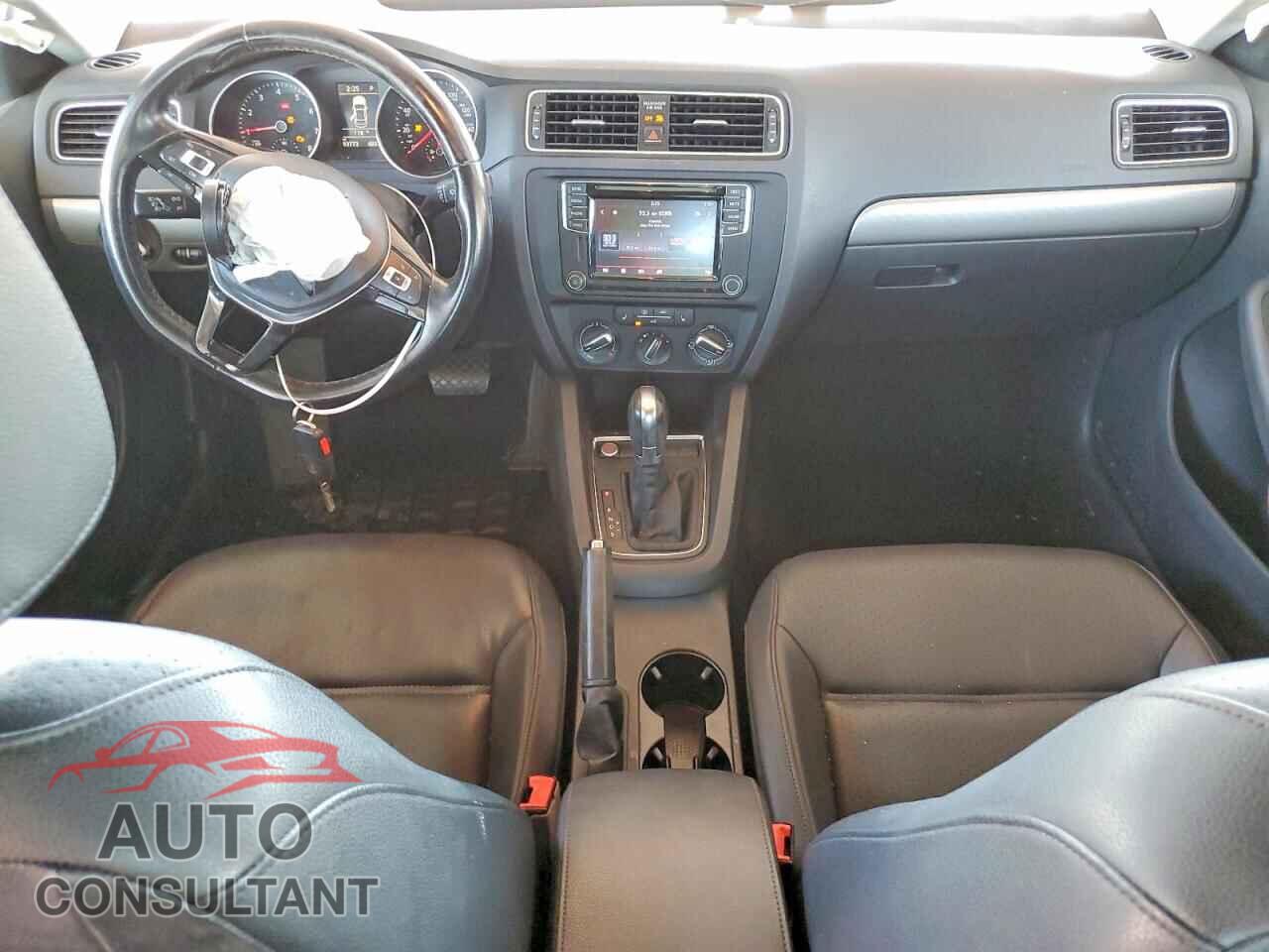 VOLKSWAGEN JETTA 2017 - 3VWDB7AJ3HM351907