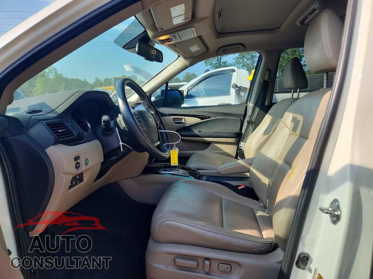 HONDA PILOT 2016 - 5FNYF5H95GB016126