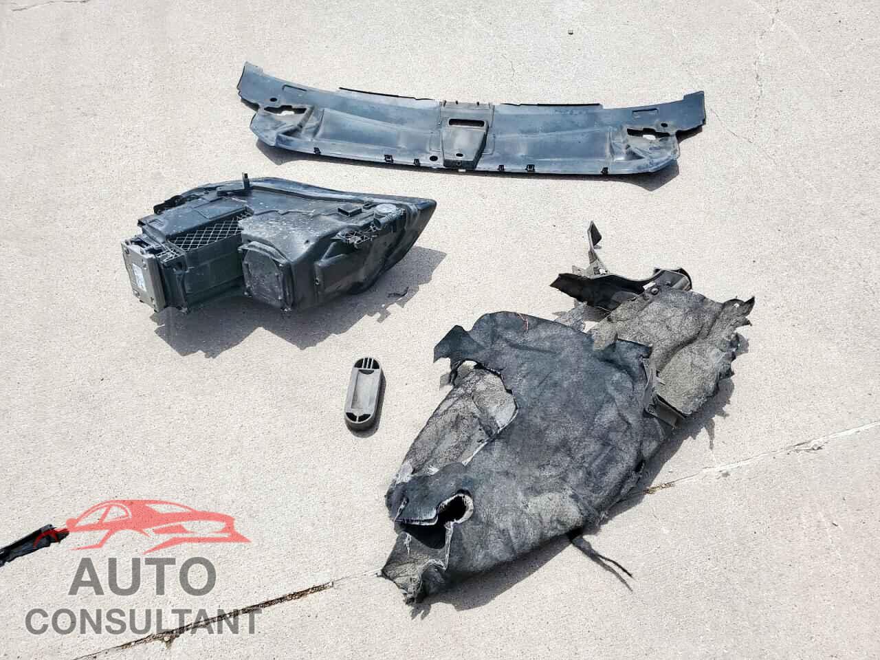 AUDI S8 2013 - WAUD2AFD8DN015511