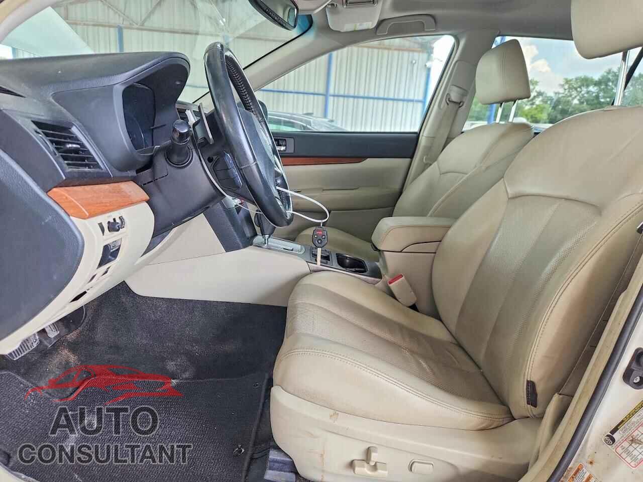 SUBARU OUTBACK 2013 - 4S4BRCPC8D3226058