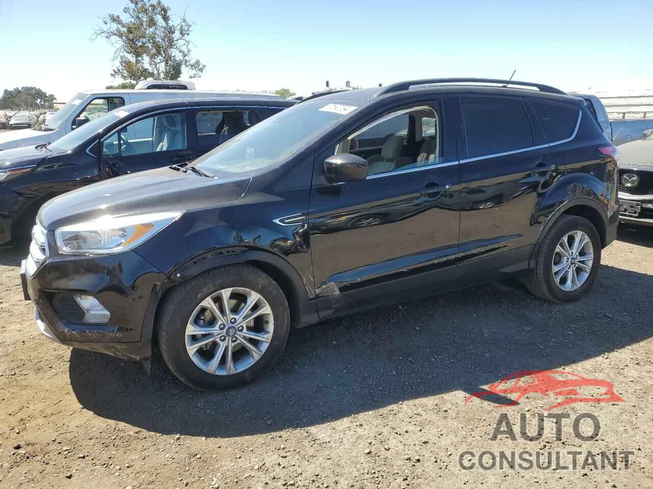 FORD ESCAPE 2018 - 1FMCU0GD7JUB17106