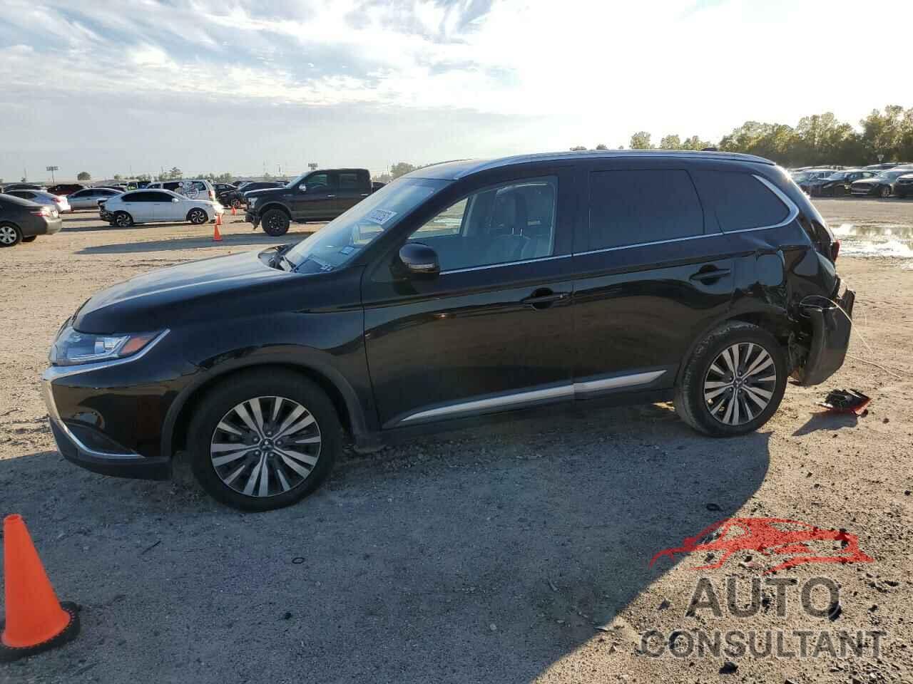 MITSUBISHI OUTLANDER 2019 - JA4AD3A30KZ010877