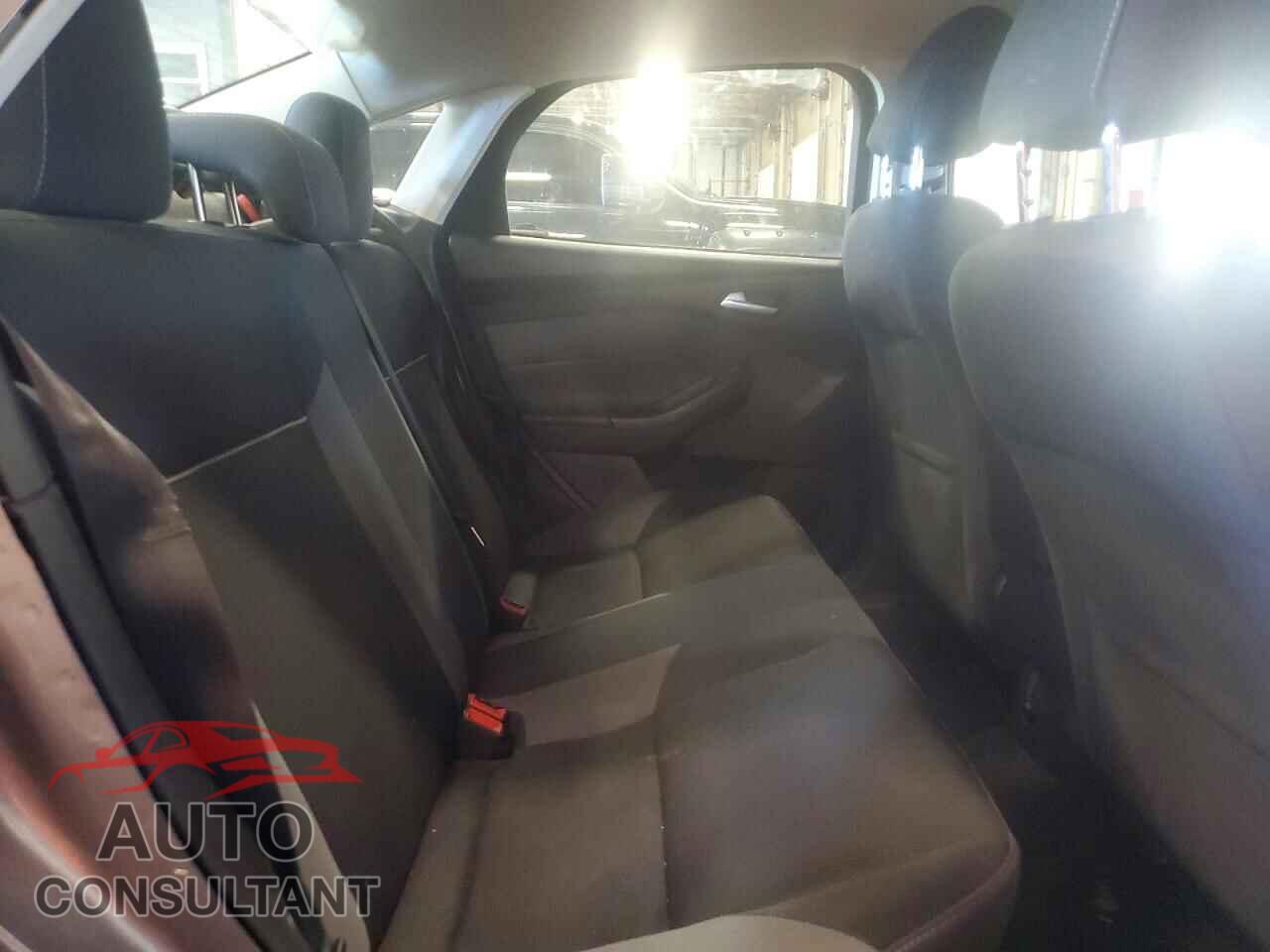FORD FOCUS 2014 - 1FADP3F20EL432039