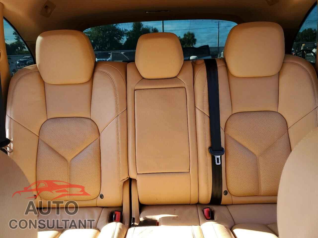 PORSCHE CAYENNE 2016 - WP1AF2A26GKA44922