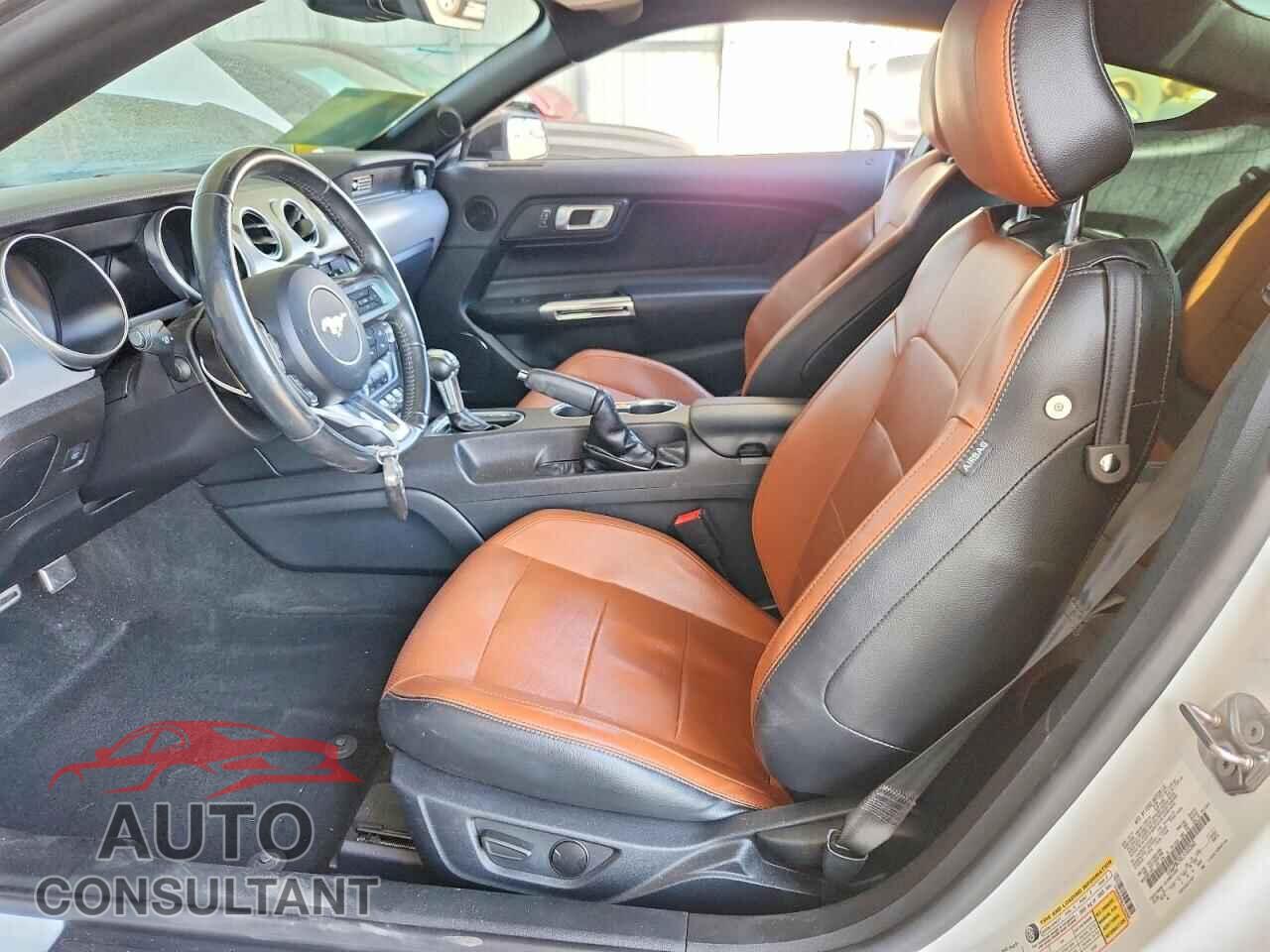 FORD MUSTANG 2020 - 1FA6P8CF0L5103260