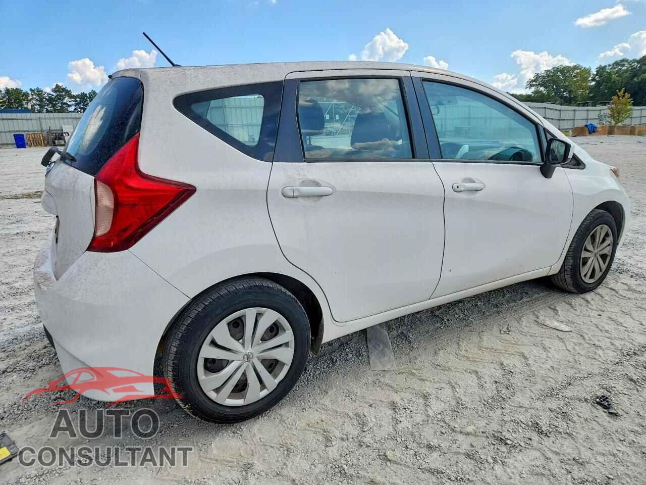 NISSAN VERSA 2017 - 3N1CE2CP4HL352101