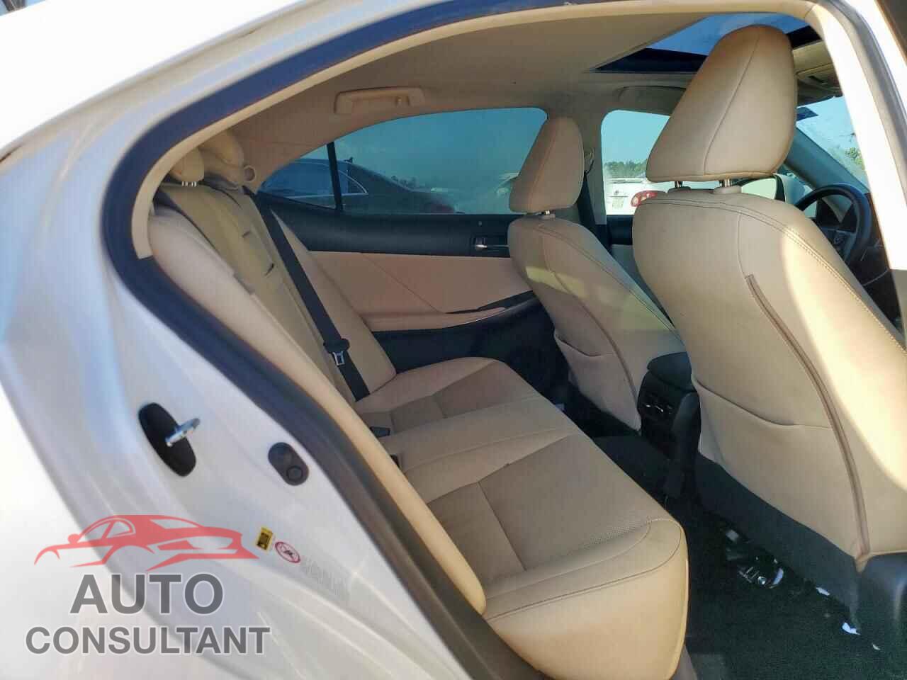 LEXUS IS 2014 - JTHBE1D25E5014352