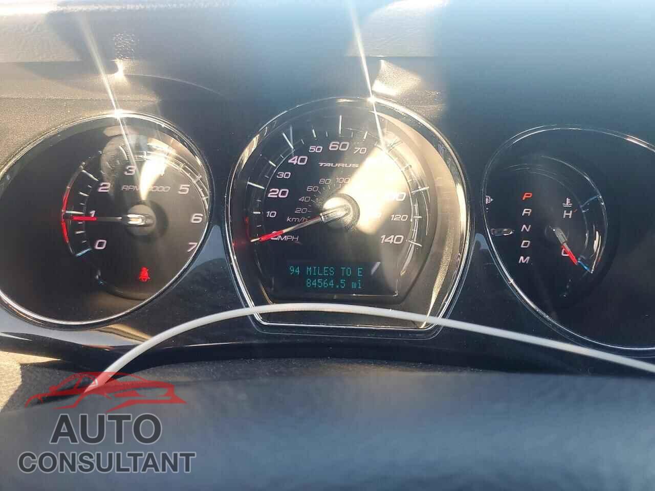FORD TAURUS 2011 - 1FAHP2FW2BG104639