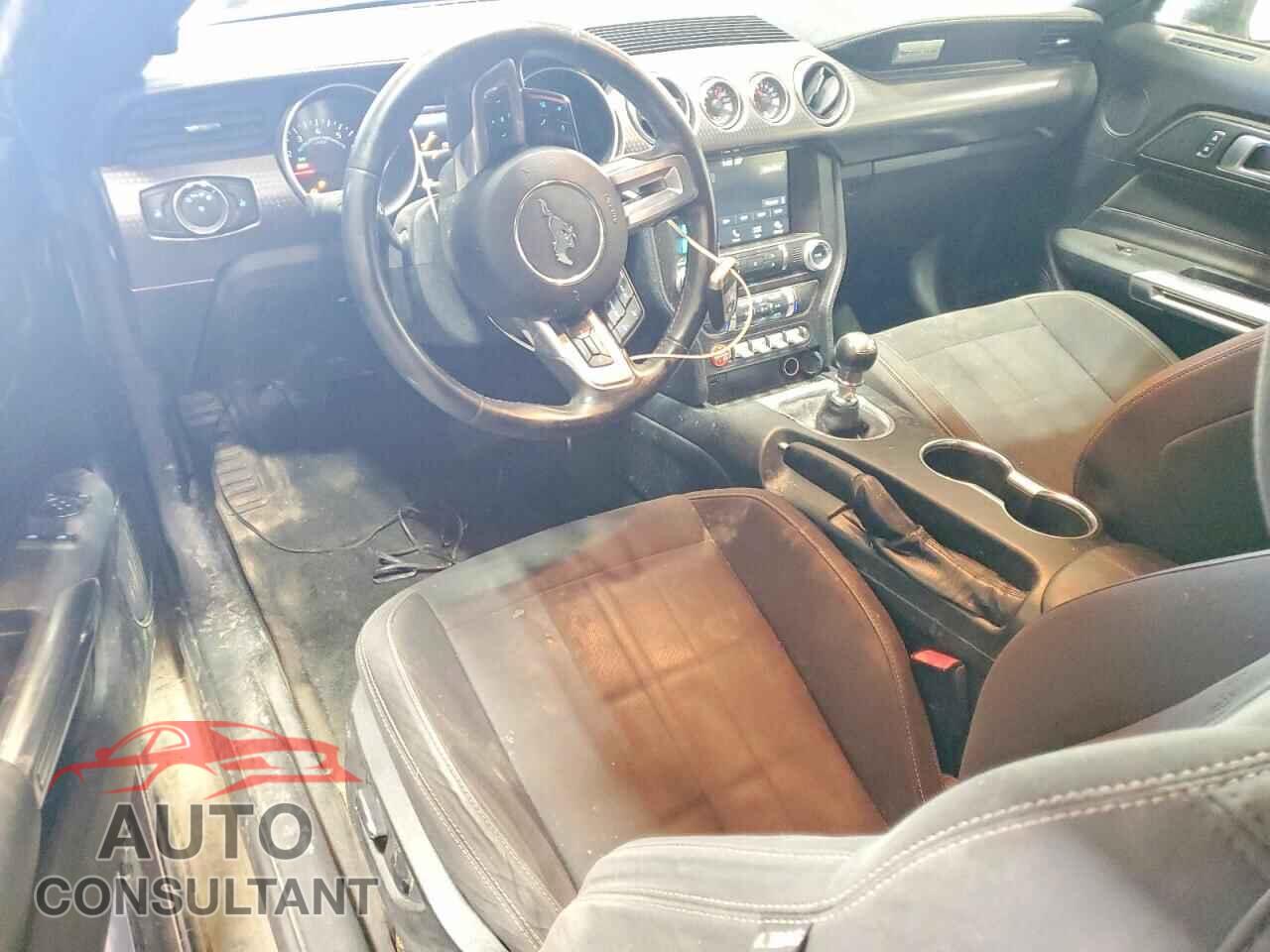 FORD MUSTANG 2018 - 1FA6P8TH7J5116831