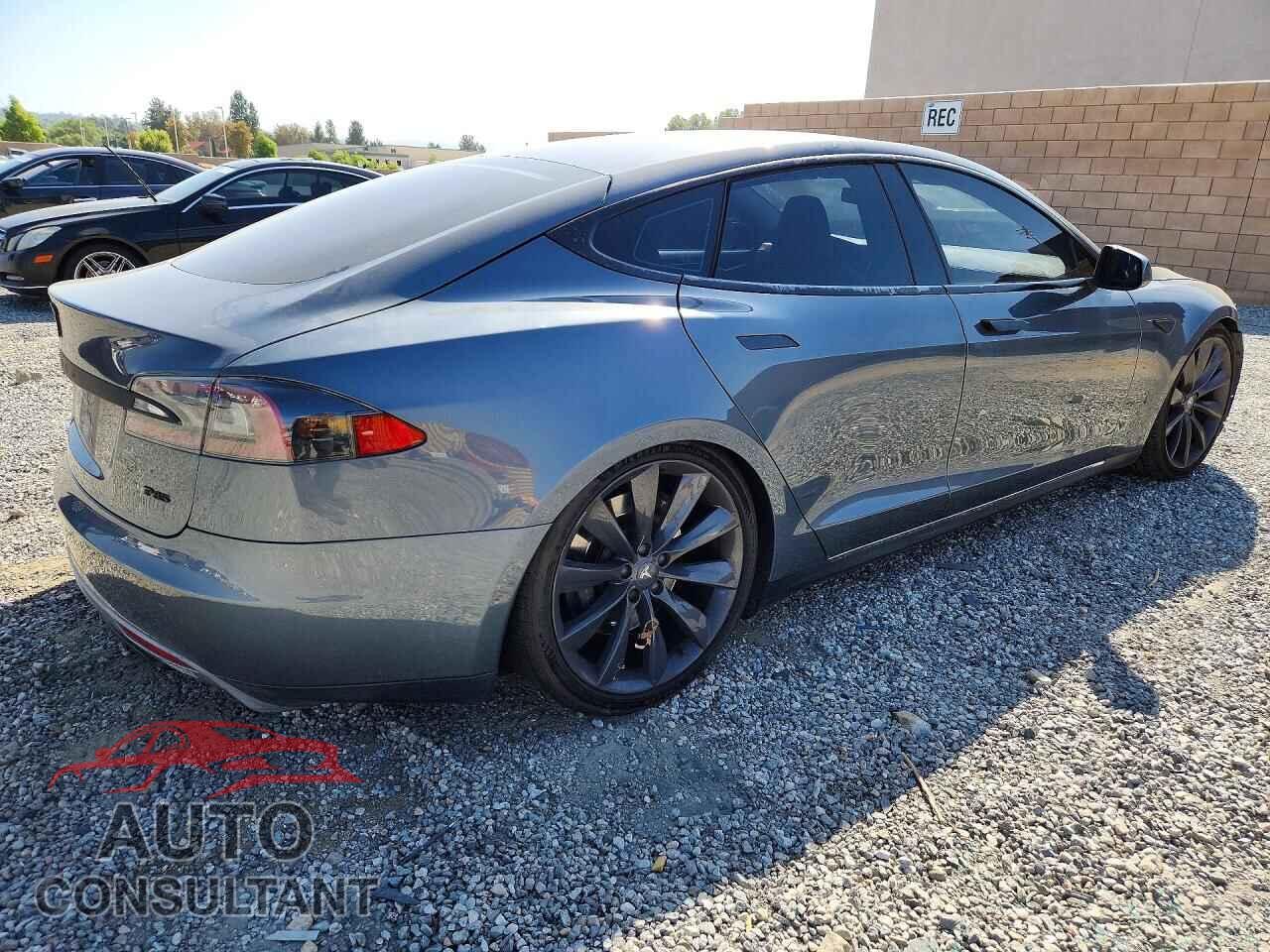 TESLA MODEL S 2013 - 5YJSA1CP6DFP04196