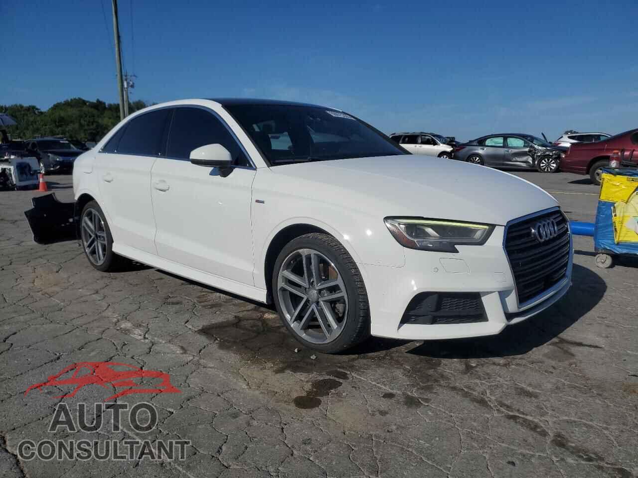AUDI A3 2018 - WAUGUGFF4J1003404