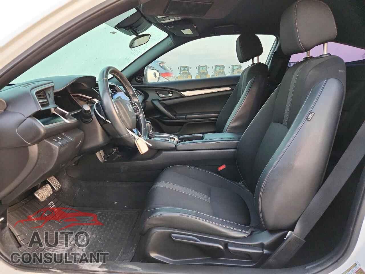 HONDA CIVIC 2019 - 2HGFC4B82KH303471