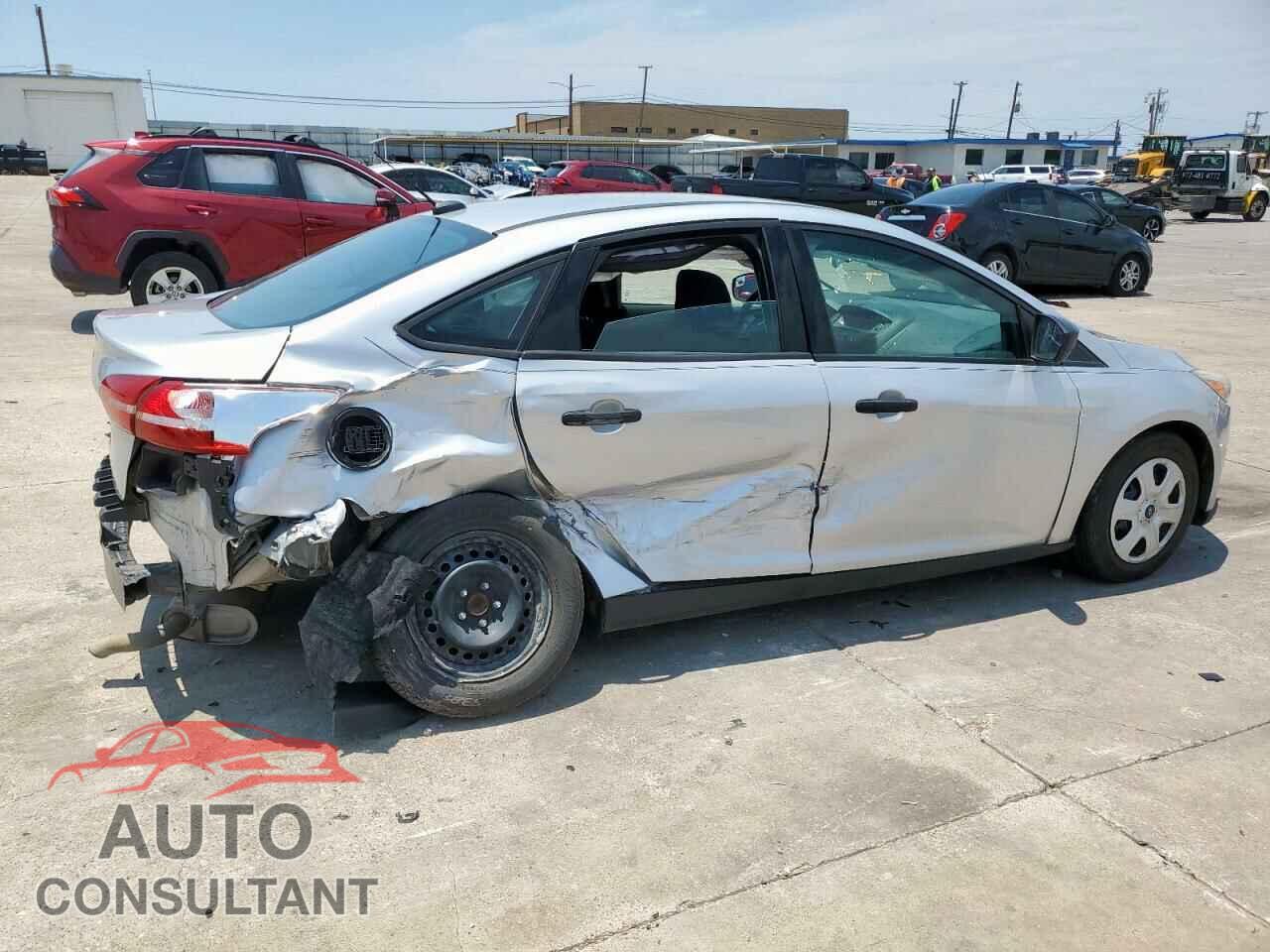 FORD FOCUS 2017 - 1FADP3E23HL244637