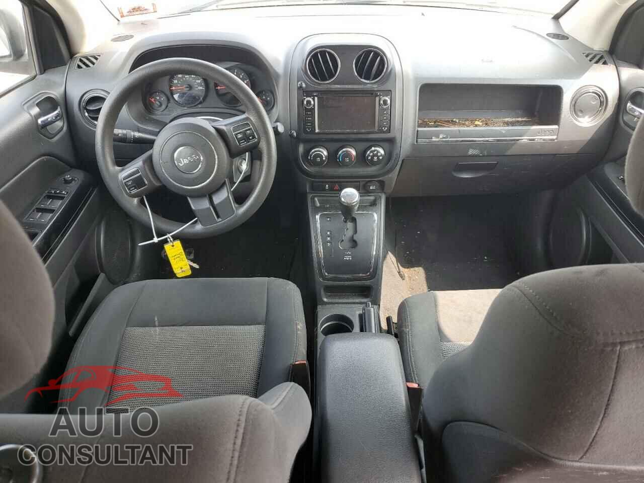 JEEP COMPASS 2011 - 1J4NF1FB5BD282516