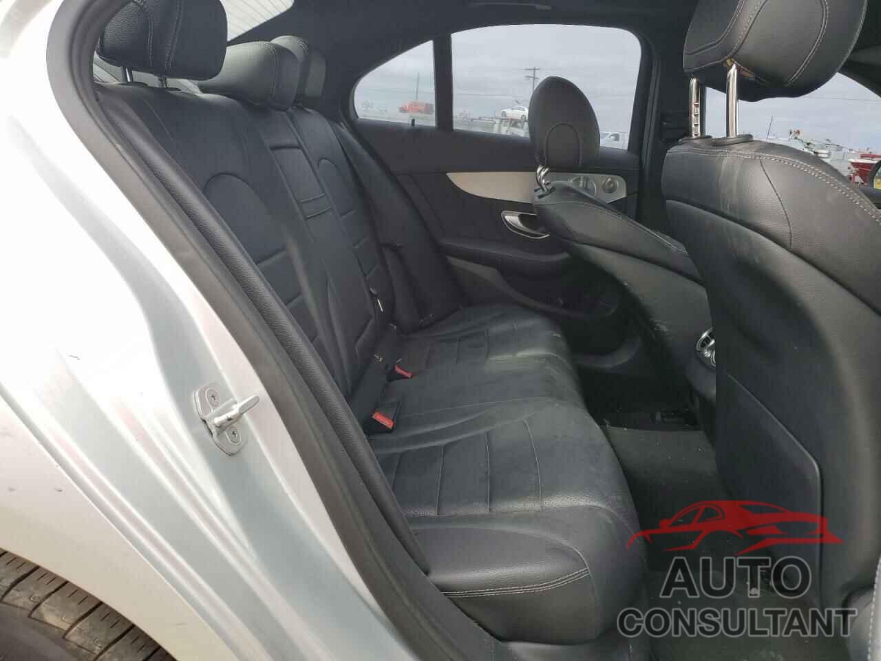 MERCEDES-BENZ C-CLASS 2015 - 55SWF4KB9FU078350
