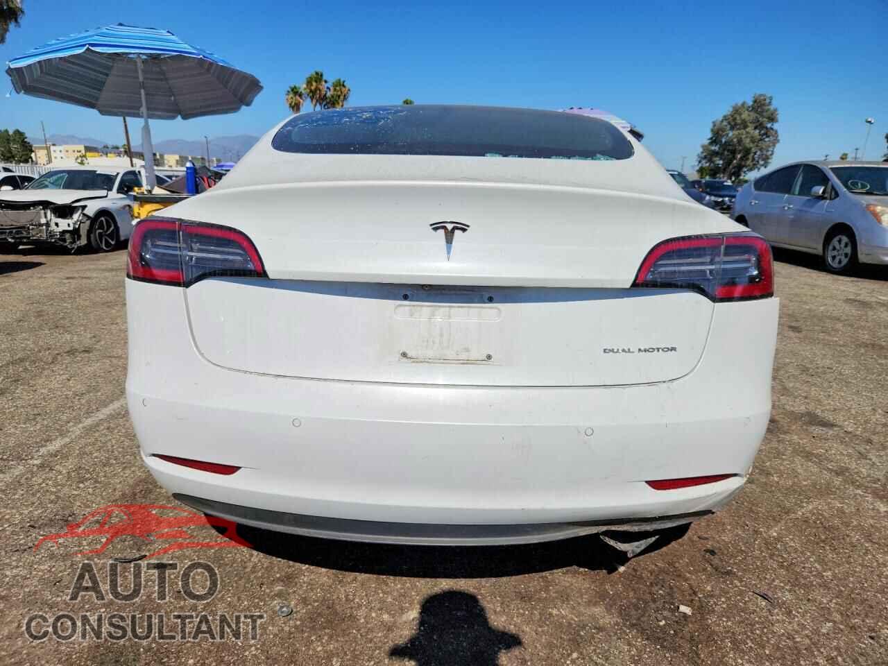 TESLA MODEL 3 2018 - 5YJ3E1EB2JF120657