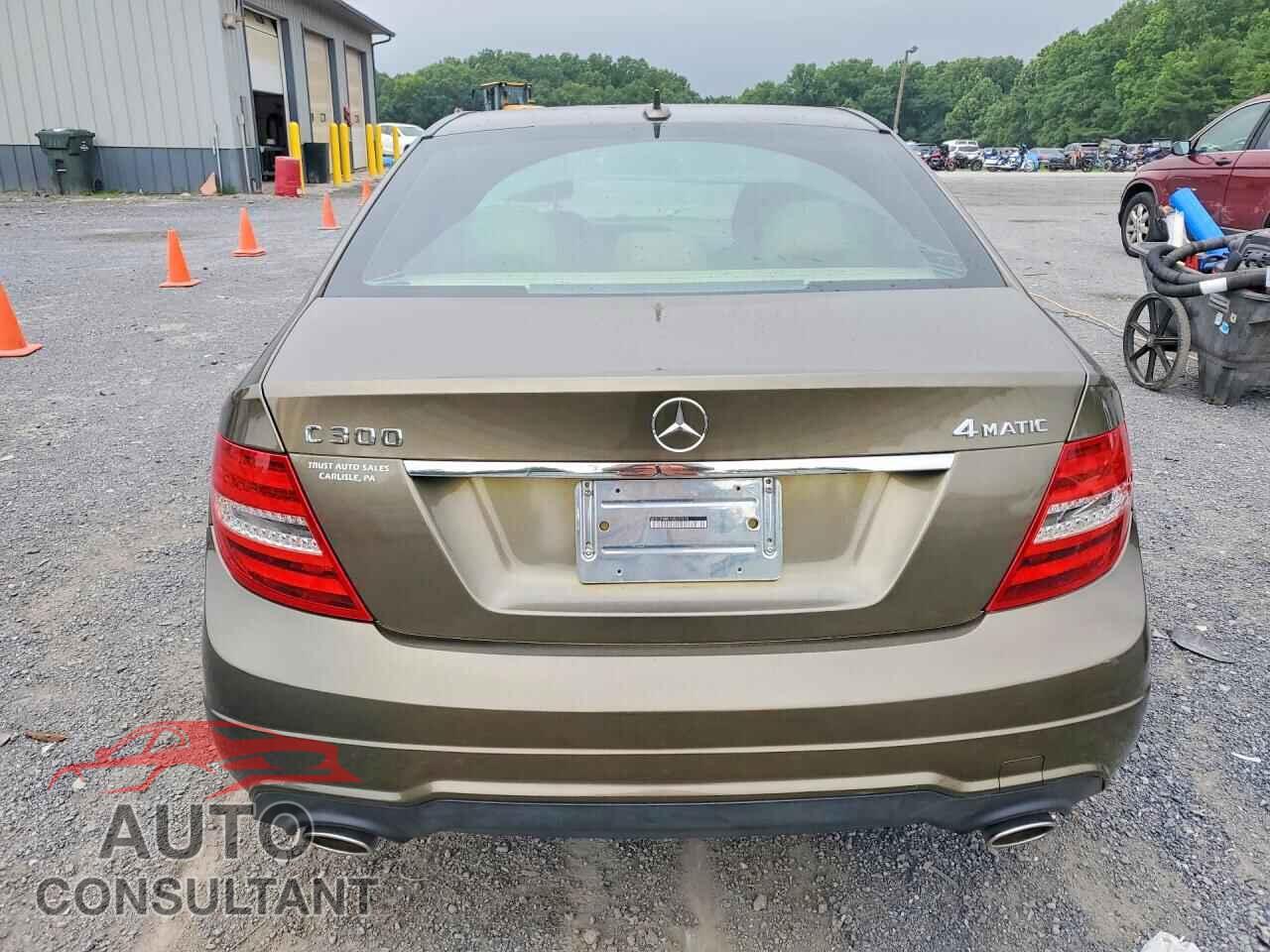 MERCEDES-BENZ C-CLASS 2012 - WDDGF8BB7CR225970