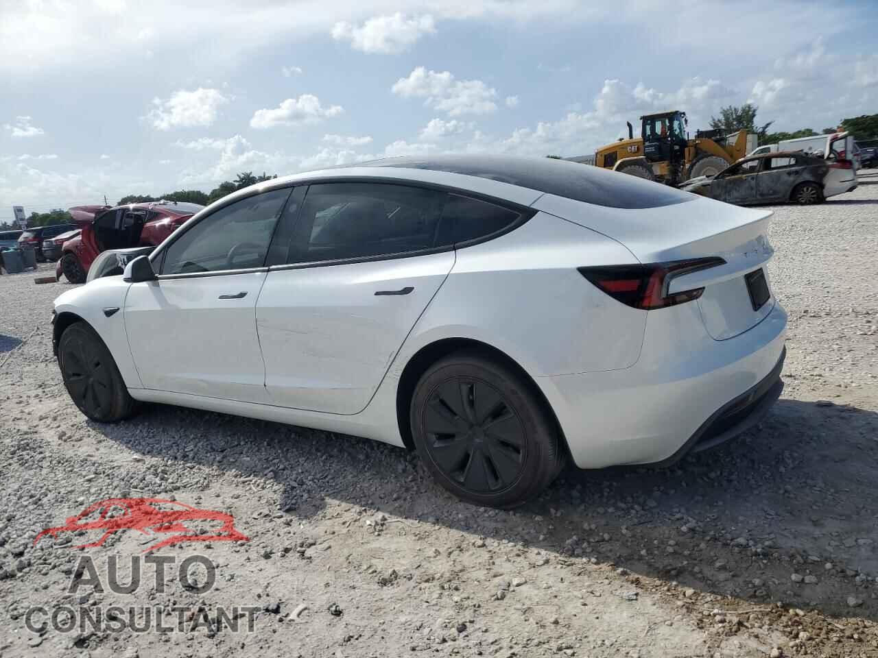 TESLA MODEL 3 2025 - 5YJ3E1EA2SF975464