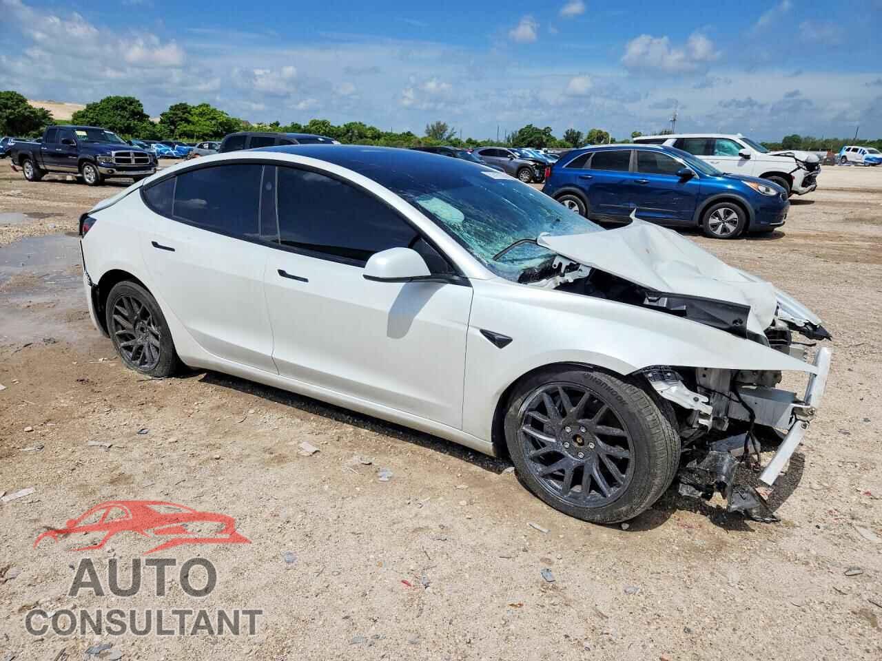 TESLA MODEL 3 2025 - 5YJ3E1EB8SF003697