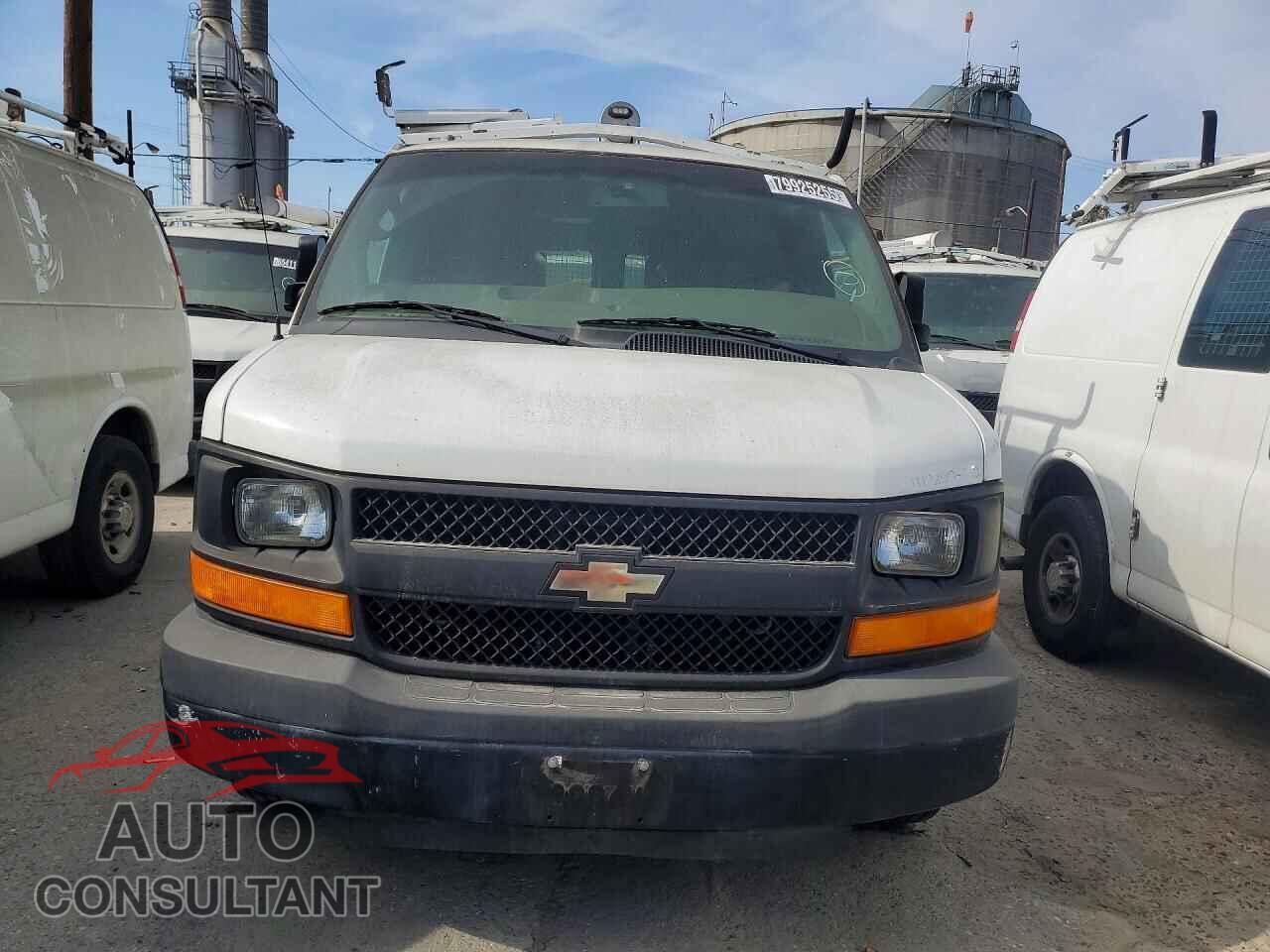 CHEVROLET EXPRESS 2013 - 1GCWGFCB9D1902247