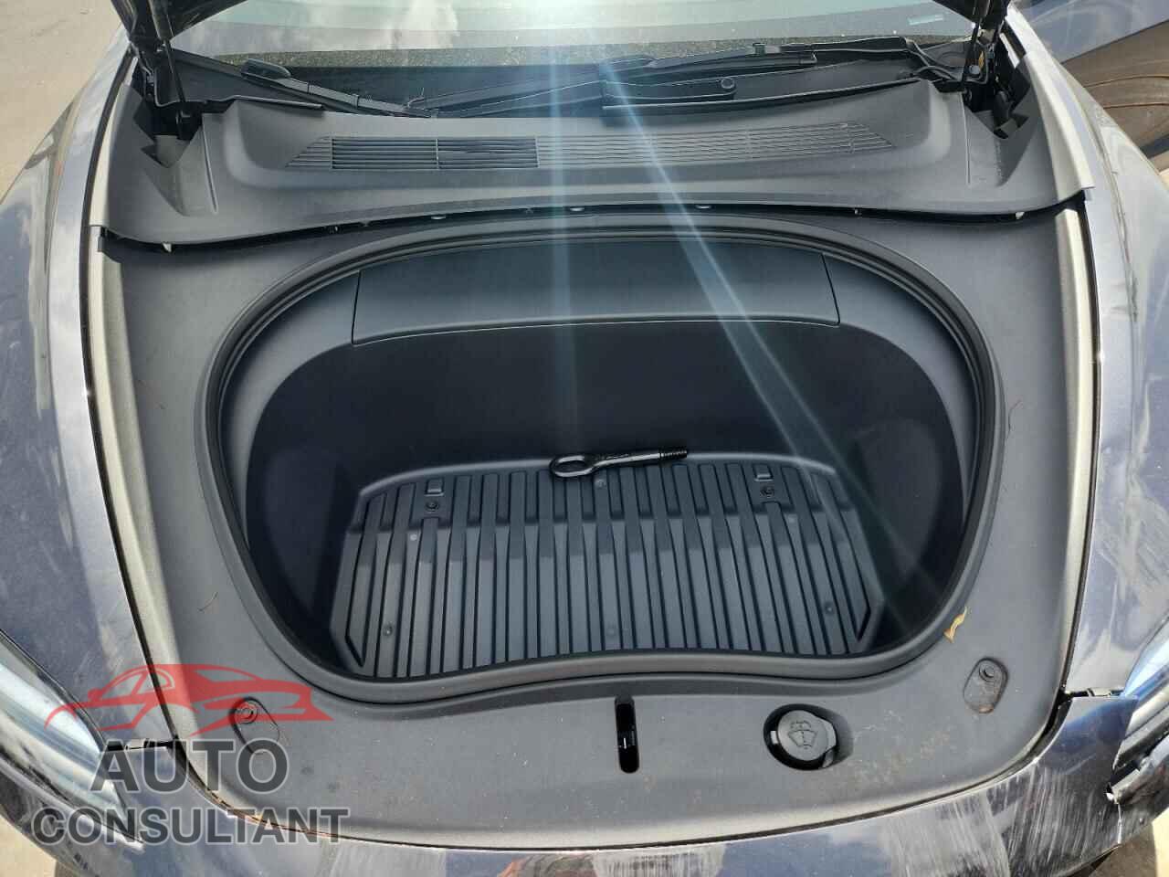 TESLA MODEL 3 2024 - 5YJ3E1EA7RF749933