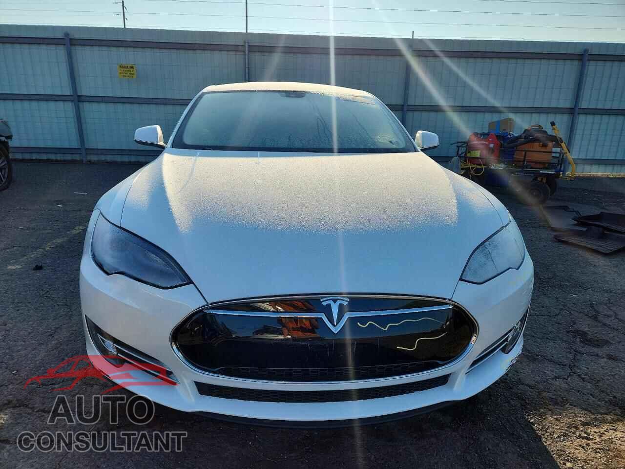 TESLA MODEL S 2013 - 5YJSA1CG3DFP03636