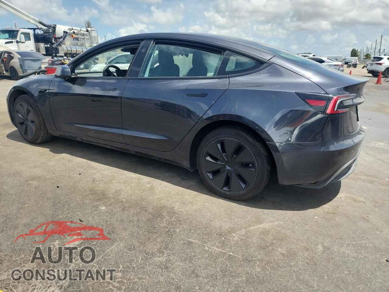 TESLA MODEL 3 2024 - 5YJ3E1EA7RF749933