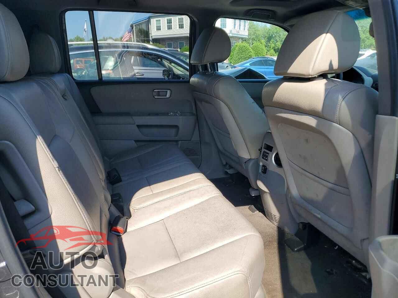 HONDA PILOT 2012 - 5FNYF4H75CB008384