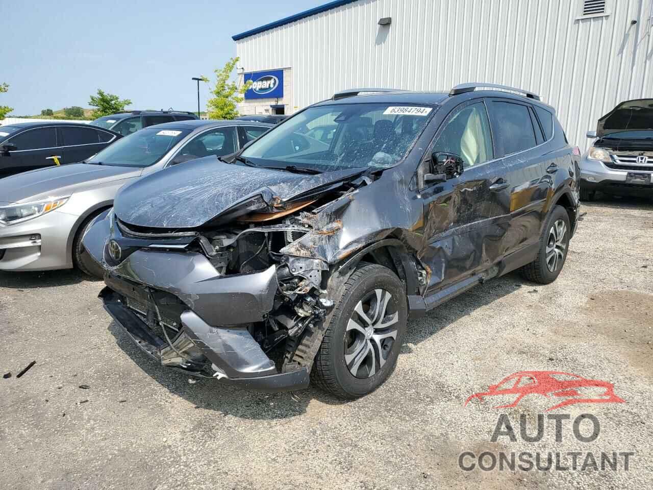 TOYOTA RAV4 2017 - JTMBFREV0HJ711672