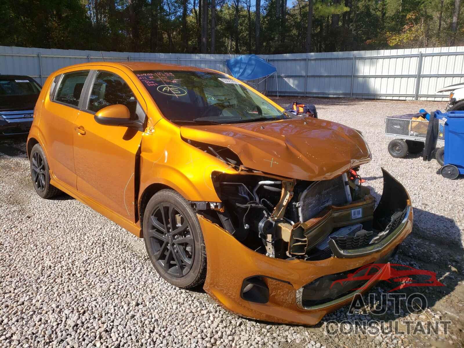 CHEVROLET SONIC 2018 - 1G1JF6SB0J4109436