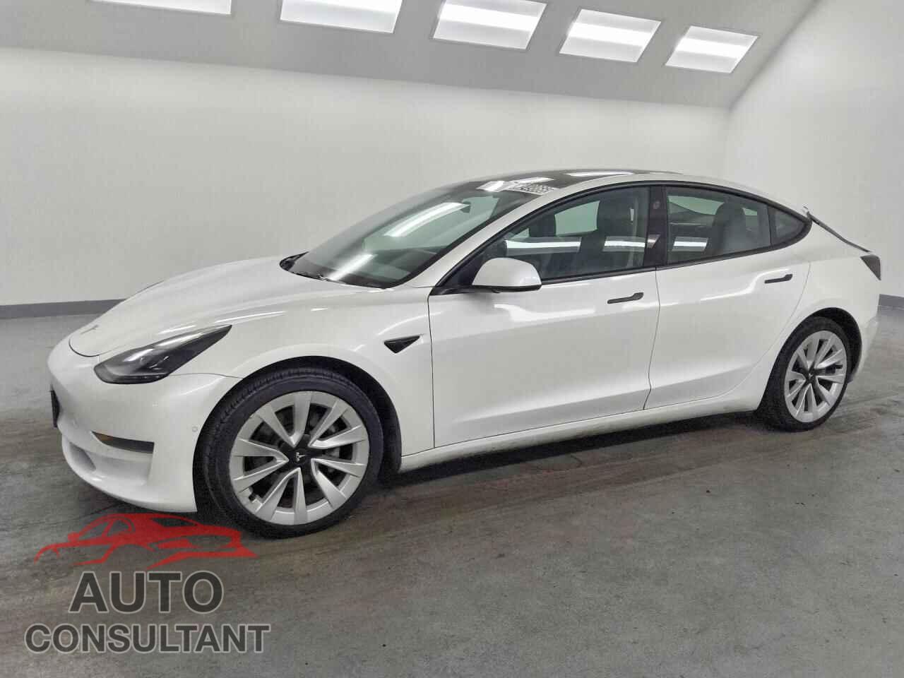 TESLA MODEL 3 2022 - 5YJ3E1EA4NF143239