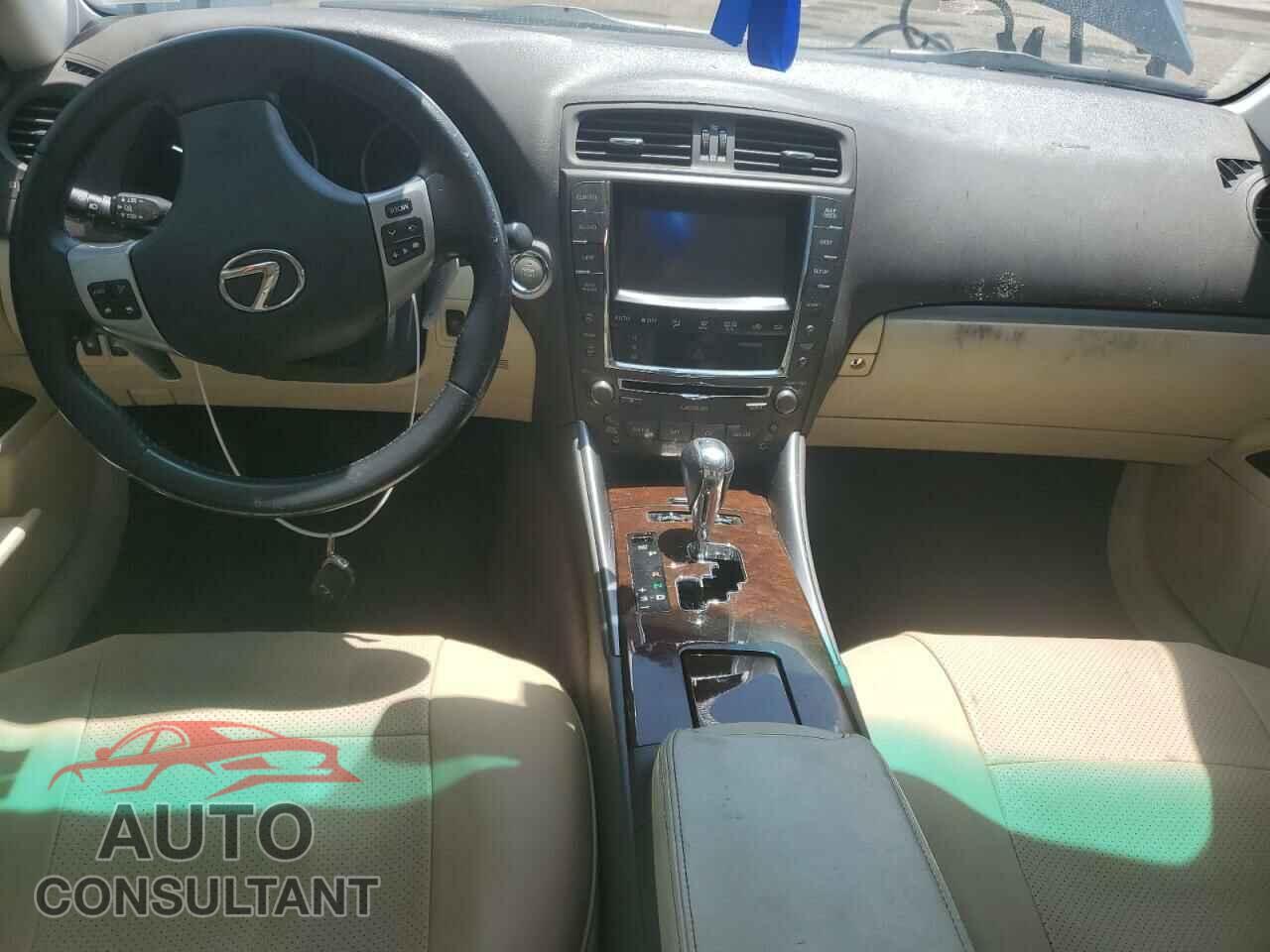 LEXUS IS 2011 - JTHBF5C24B5138128