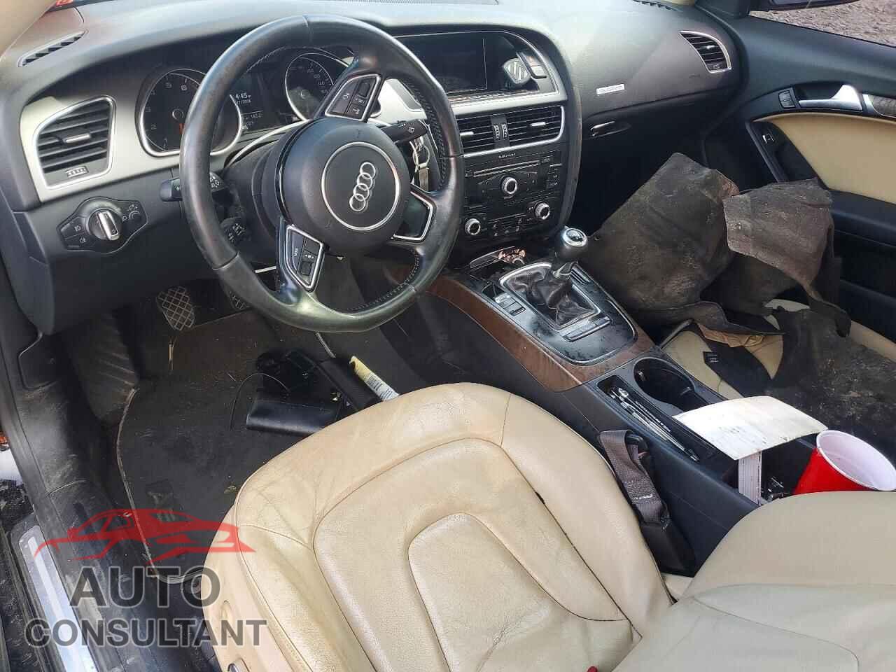 AUDI A5 2013 - WAUGFAFR4DA012786