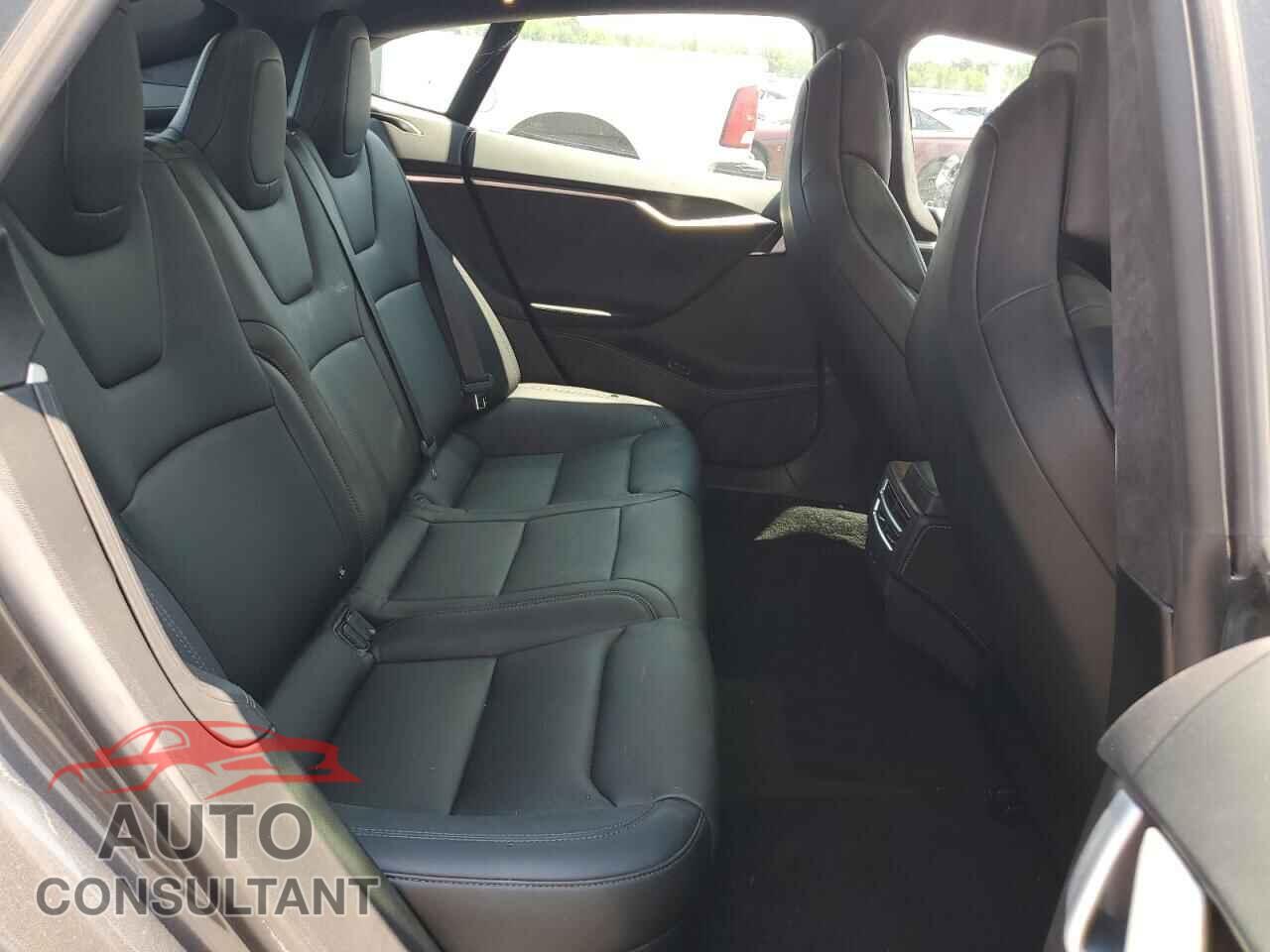 TESLA MODEL S 2017 - 5YJSA1E19HF220005
