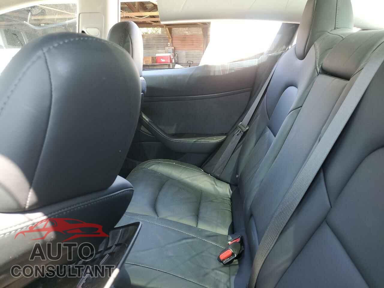 TESLA MODEL 3 2018 - 5YJ3E1EA6JF098461