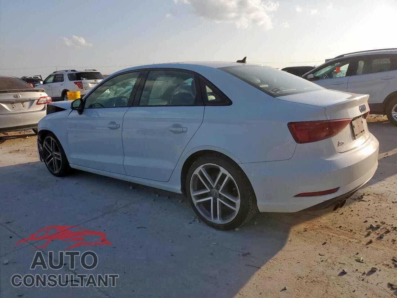 AUDI A3 2019 - WAUAUGFF6KA114012