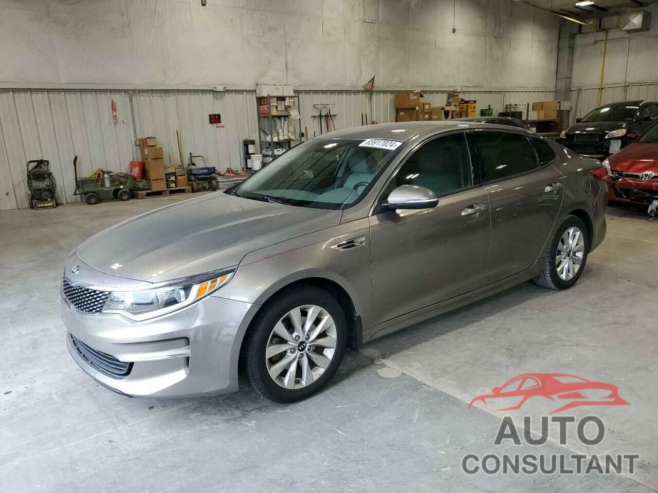 KIA OPTIMA 2018 - 5XXGU4L35JG272916