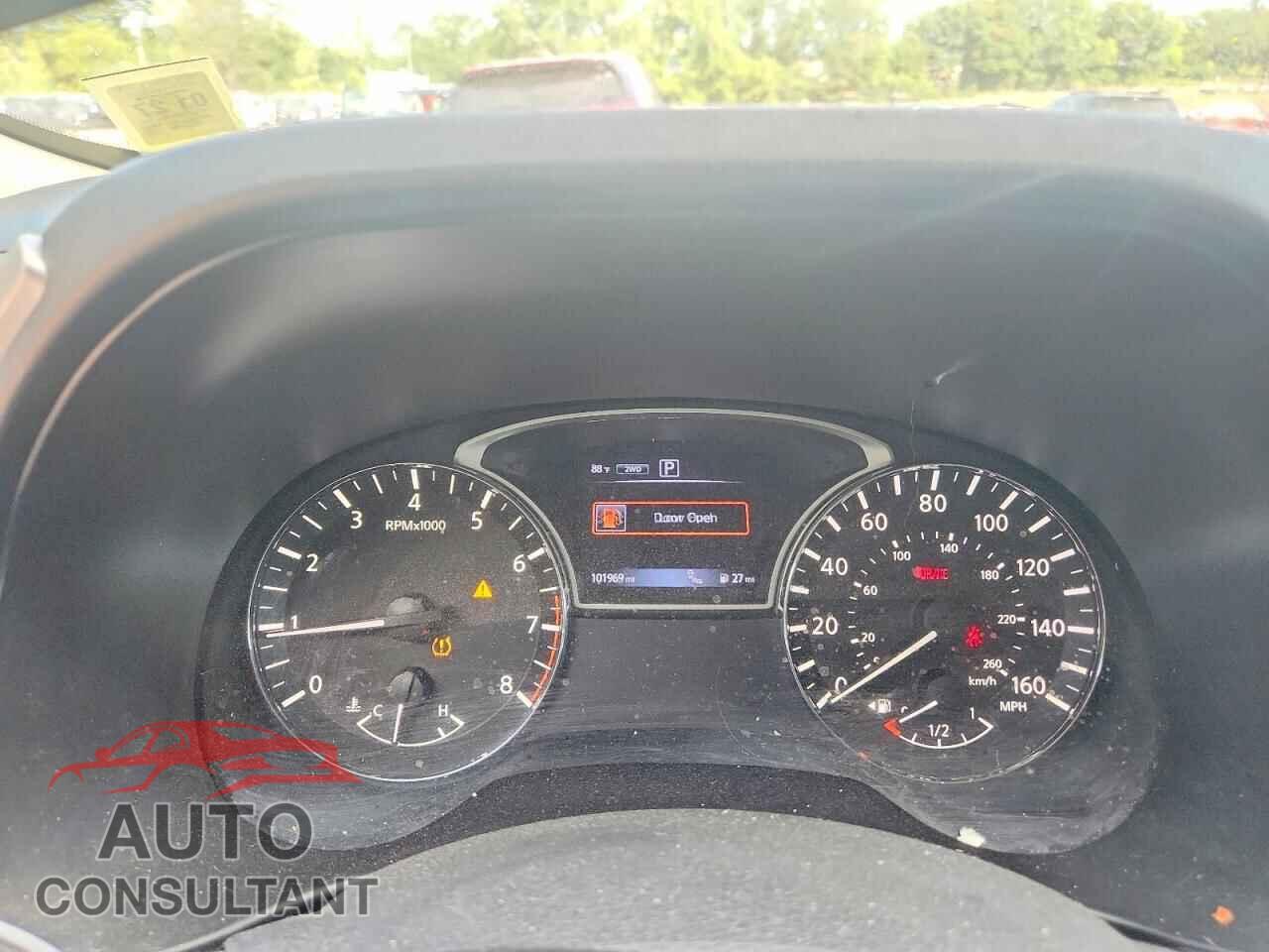 NISSAN PATHFINDER 2017 - 5N1DR2MM2HC671336