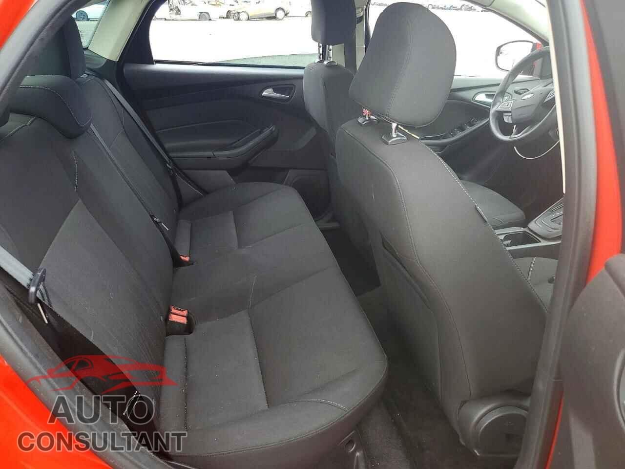 FORD FOCUS 2015 - 1FADP3F25FL324663